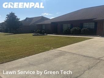 Lawn mowed in Crestview, 32536