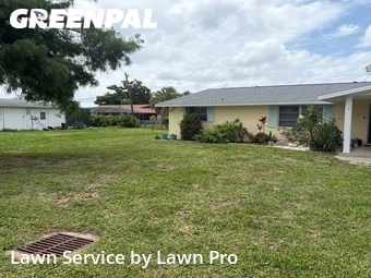 Lawn mowing work completed in Venice, CA