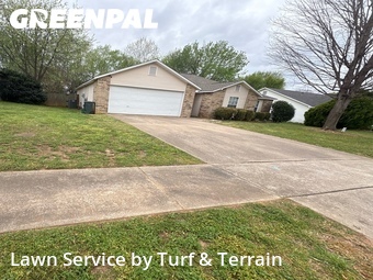Lawn Mowing nearby Fayetteville, AR, 