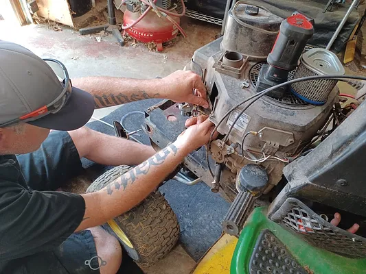 Mobile Wildwood Mower Repair / Snow Blower Photo 18