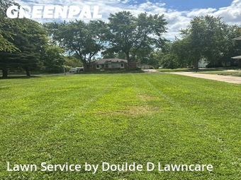 Yard Mowing nearby Urbandale, IA, 