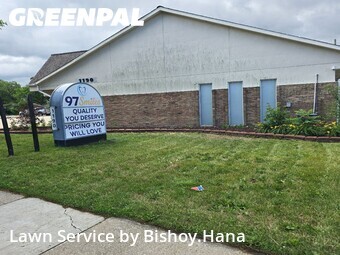 Lawn Care Service nearby Madison Heights, MI, 