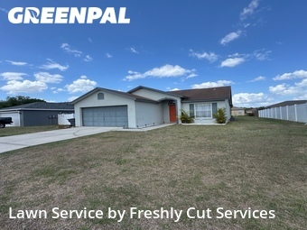 Lawn Mowing nearby Willow Oak, FL, 