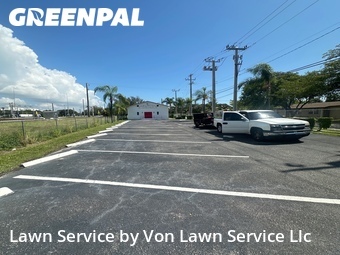Grass Cut nearby West Palm Beach, FL, 