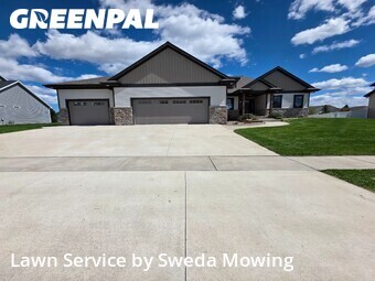 Lawn Maintenance nearby Hobart, WI, 