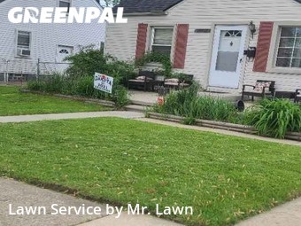 Lawn Mowing nearby Roseville, MI, 