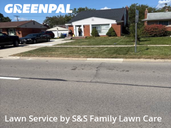 Lawn Cutting nearby Fraser, MI, 