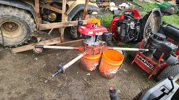 Mobile Mower Mechanic Small Engine Repair Photo 6