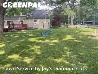 Lawn mowed in Waterford Township, 48328