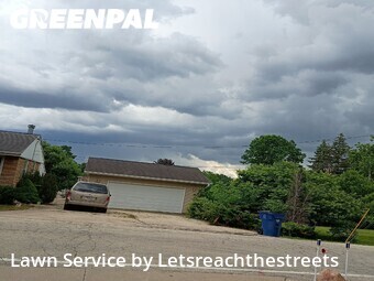 Lawn Mowing nearby Oak Creek, WI, 