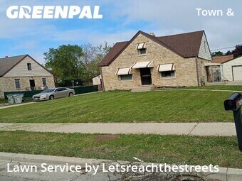 Lawn Cutting nearby Milwaukee, WI, 