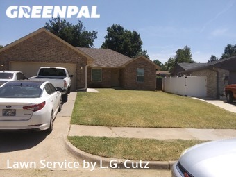 Lawn Mowing Service nearby Yukon, OK, 