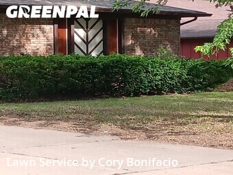 Yard Mowing nearby Derby, KS, 