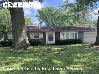Lawn Care Service nearby Rock Island, IA, 