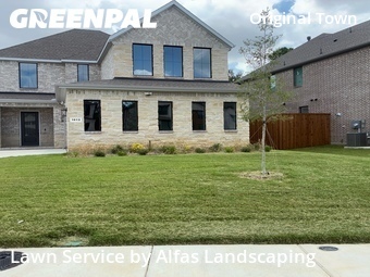 Lawn mowed in Carrollton, 75006