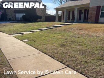 Lawn mowed in Cedar Hill, 75104