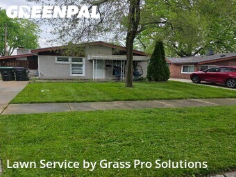 Lawn Cutting nearby Taylor, MI, 