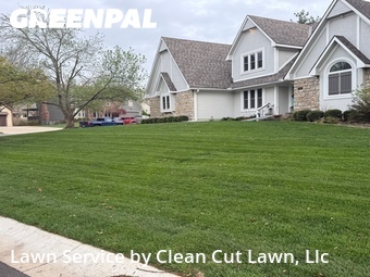 Yard Mowing nearby Lee's Summit, MO, 