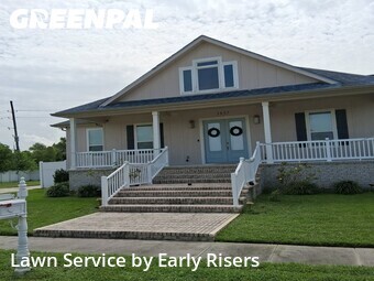 Lawn Mowing nearby Chalmette, LA, 