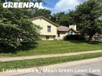 Lawn Mowing Service nearby Lees Summit, MO, 