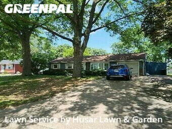 Lawn Maintenance nearby Rock Island, IL, 