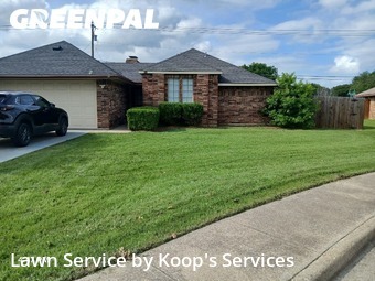 Lawn Maintenance nearby De Soto, TX, 