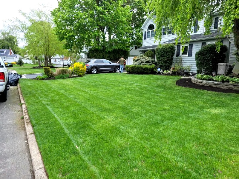 Yard mowing company in Copiague, NY, 11726