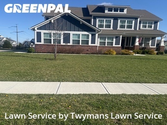 Lawn mowed in Zionsville, 46077