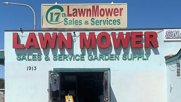 17th Lawnmower Photo 1