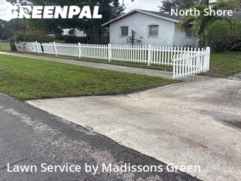 Lawn mowed in West Palm Beach, 33407
