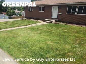 Yard Mowing nearby Cedar Rapids, IA, 