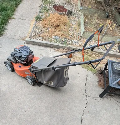 Loose Nuts Small Engine & Motorcycle repair Photo 6