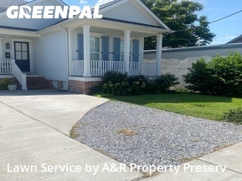 Lawn mowed in Metairie, 70001