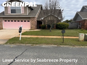 Grass Cut nearby Mary Esther, FL, 