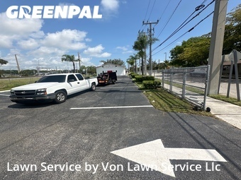Grass Cut nearby West Palm Beach, FL, 