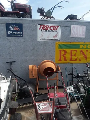 A B & C Small Engines Photo 5