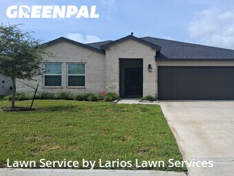 Grass Cut nearby Rosharon, TX, 