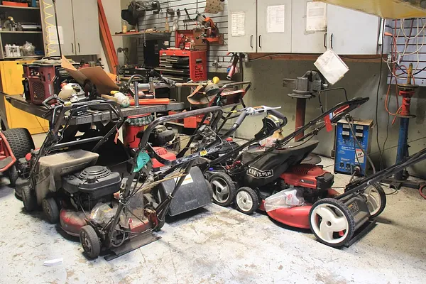 Longhorn Lawn Equipment Photo 6