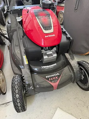 Town East Lawnmower All Engine Photo 5