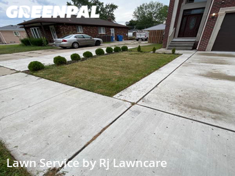 Lawn Mowing Service nearby Dearborn Heights, MI, 