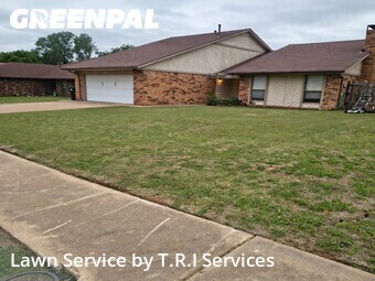 Lawn Care Service nearby Moore, OK, 