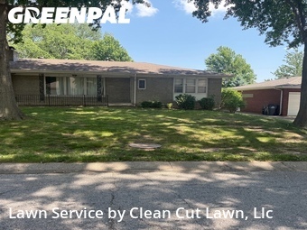 Lawn Mowing Service nearby Blue Springs, MO, 