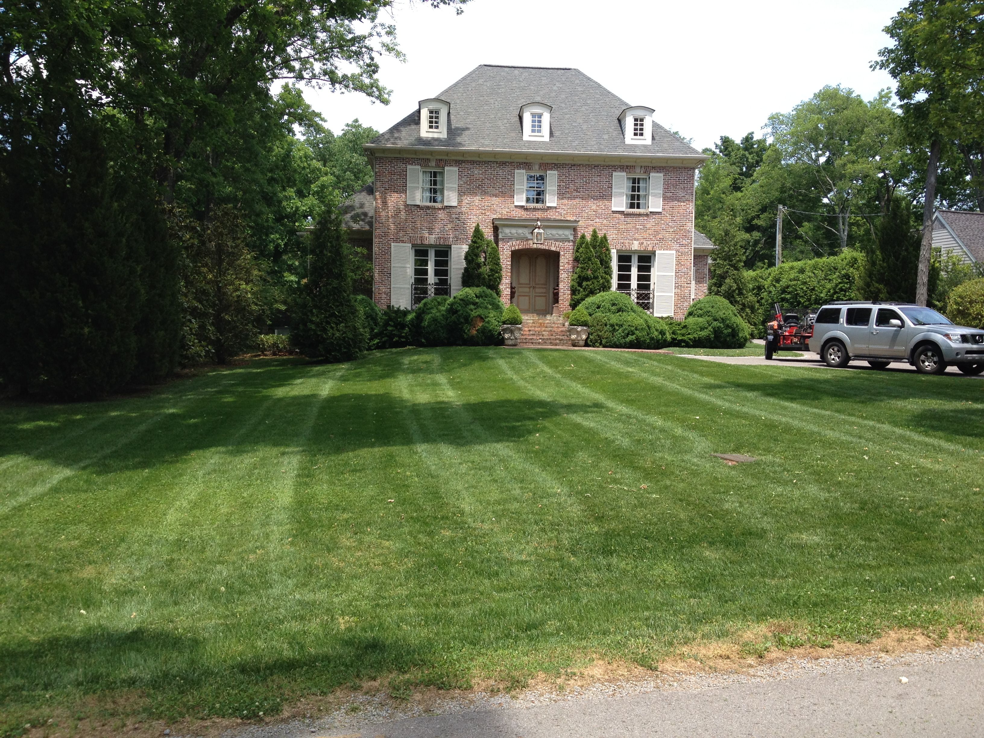 Lawn Care Service in Nashville, TN, 37221