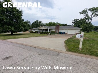 Yard Mowing nearby Ballwin, MO, 