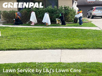 Yard Mowing nearby Oak Creek, WI, 