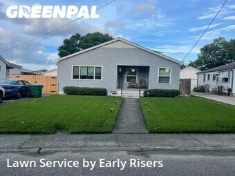 Lawn mowed in Metairie, 70001